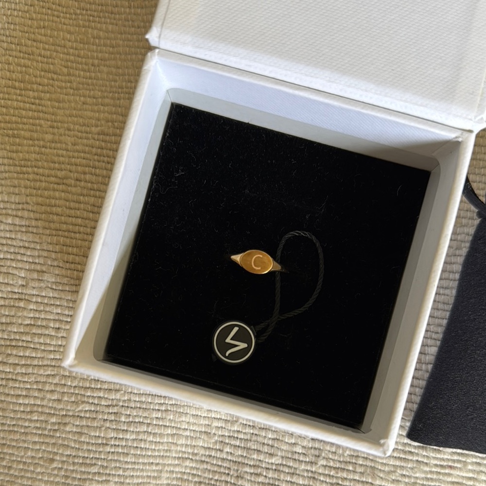 Mejuri Signet Ring